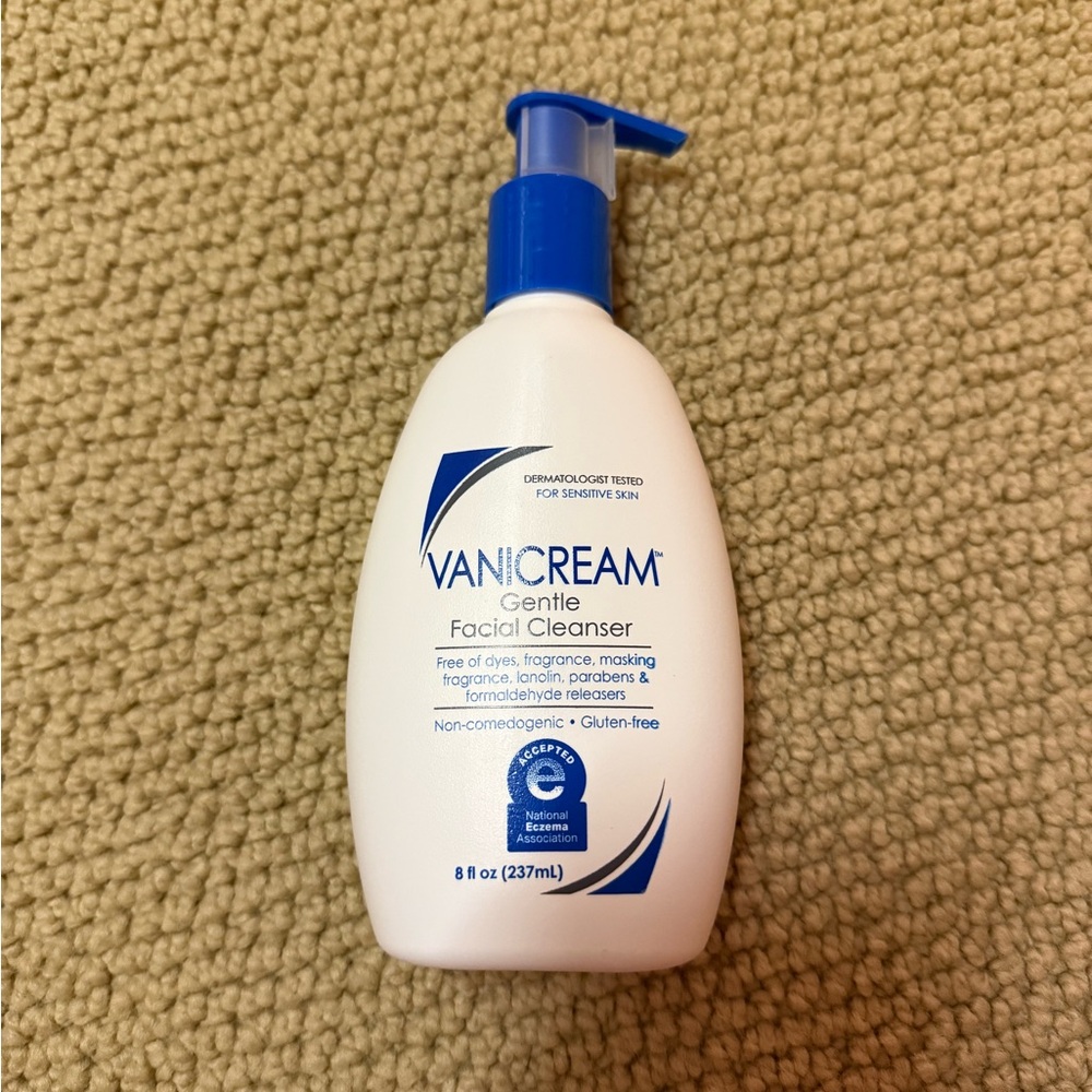 vanicream 8oz gentle facial cleaner!